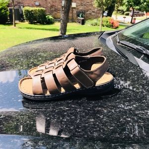 Adjustable Bata comfit slip ons